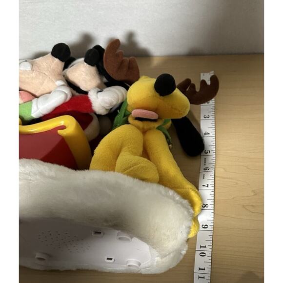 VINTAGE DISNEY CHRISTMAS MICKEY GOOFY PLUTO ANIMATED SINGING SLEIGH RIDE- WORKS! - Picture 7 of 9